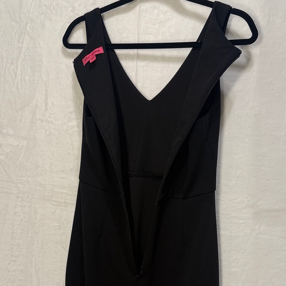 Betsey Johnson Sophisticated Fun Black sleeveless fit and flare dress - Picture 7 of 11